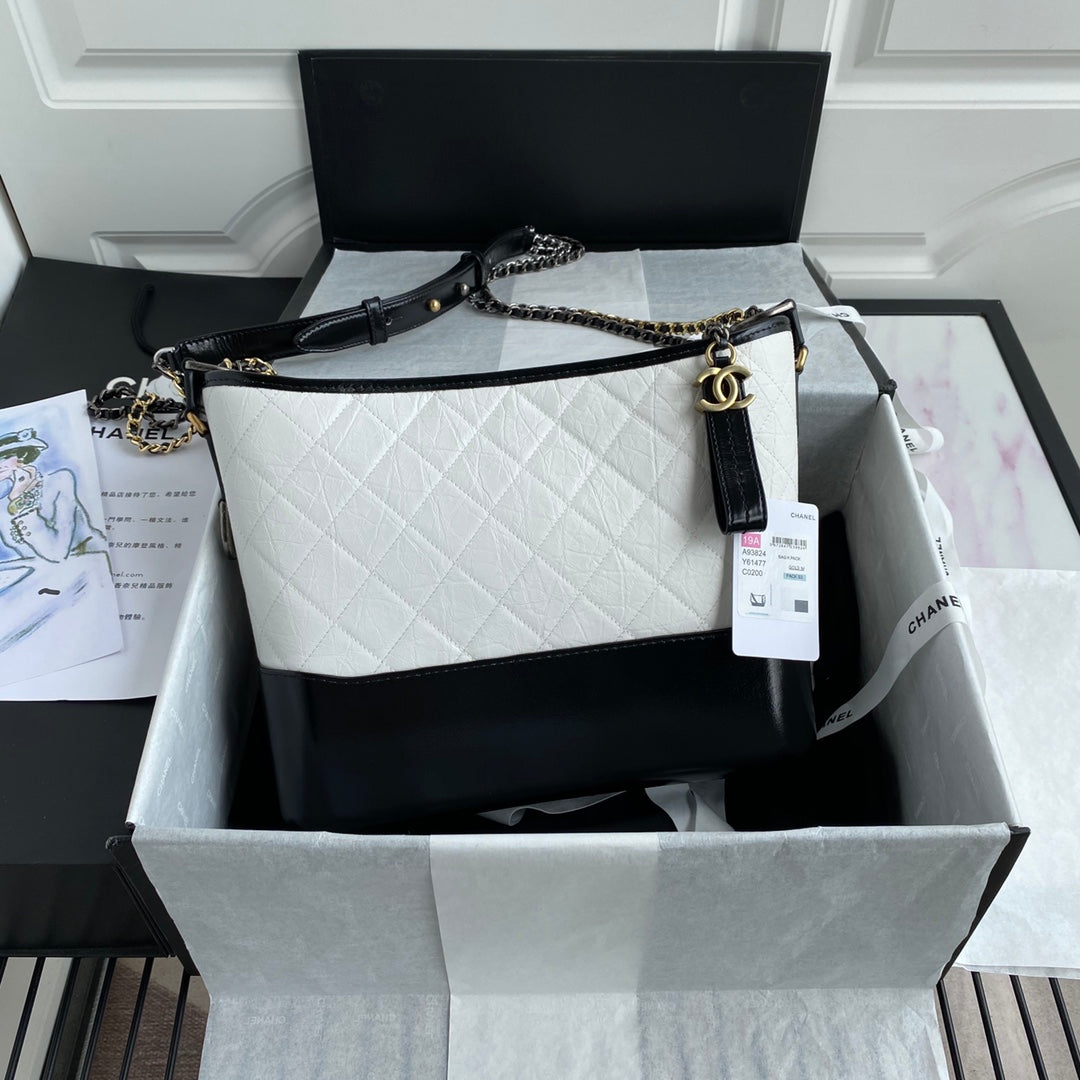 CHANEL GABRIELLE MEDIUM 28 HOBO BAG IN BLACK MIX WHITE CALFSKIN