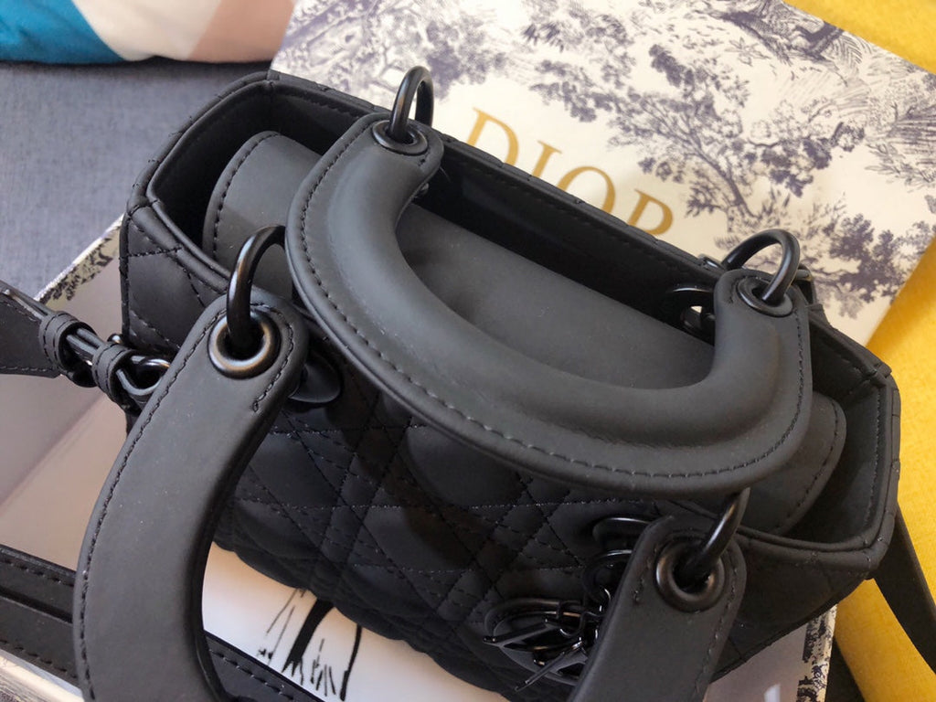 DIOR MEDIUM LADY 20 BAG IN BLACK CALFSKIN