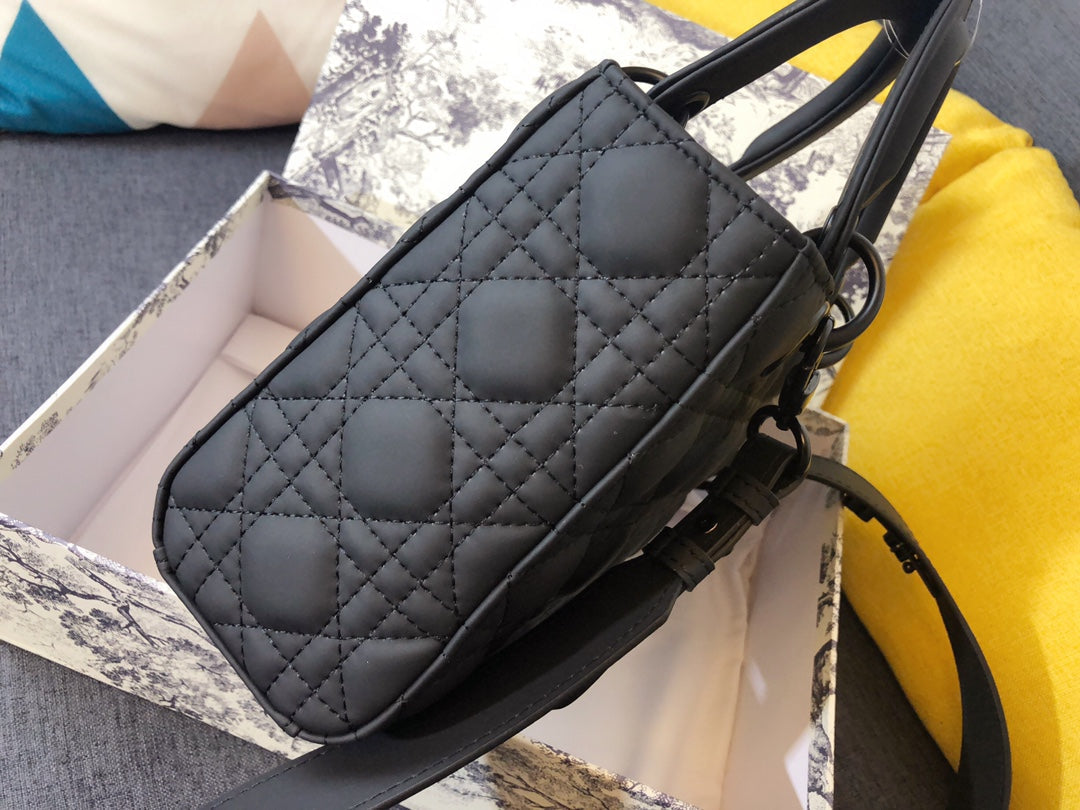 DIOR MEDIUM LADY 20 BAG IN BLACK CALFSKIN