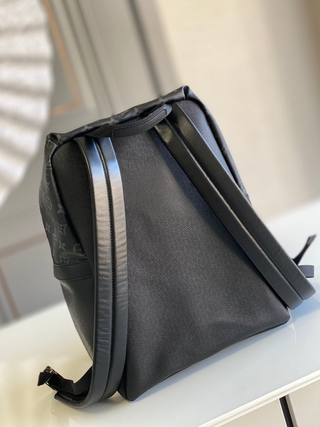 LOUIS VUITTON DISCOVERY BACKPACK 40 IN BLACK MONOGRAM CANVAS
