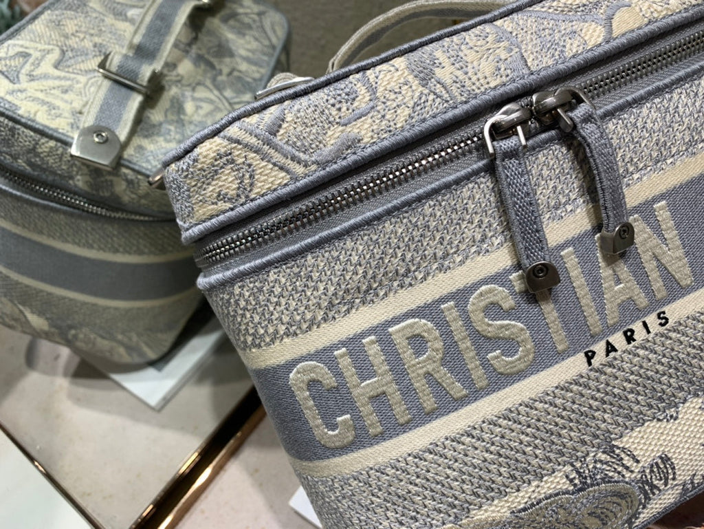 DIOR SMALL 25 VANITY CASE IN PASTEL GRAY MONOGRAM OBLIQUE JACQUARD