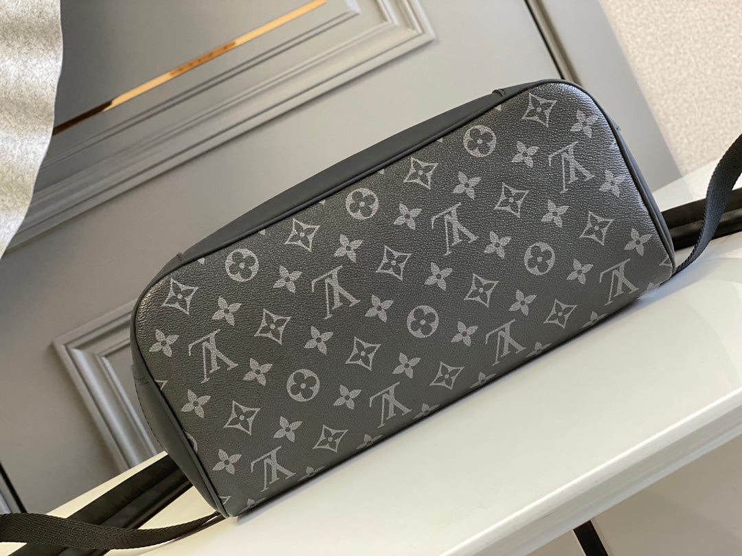 LOUIS VUITTON STEAMER BACKPACK 45 IN GUN METAL MONOGRAM ECLIPSE CANVAS AND BLACK CALFSKIN SILVER BUCKLE
