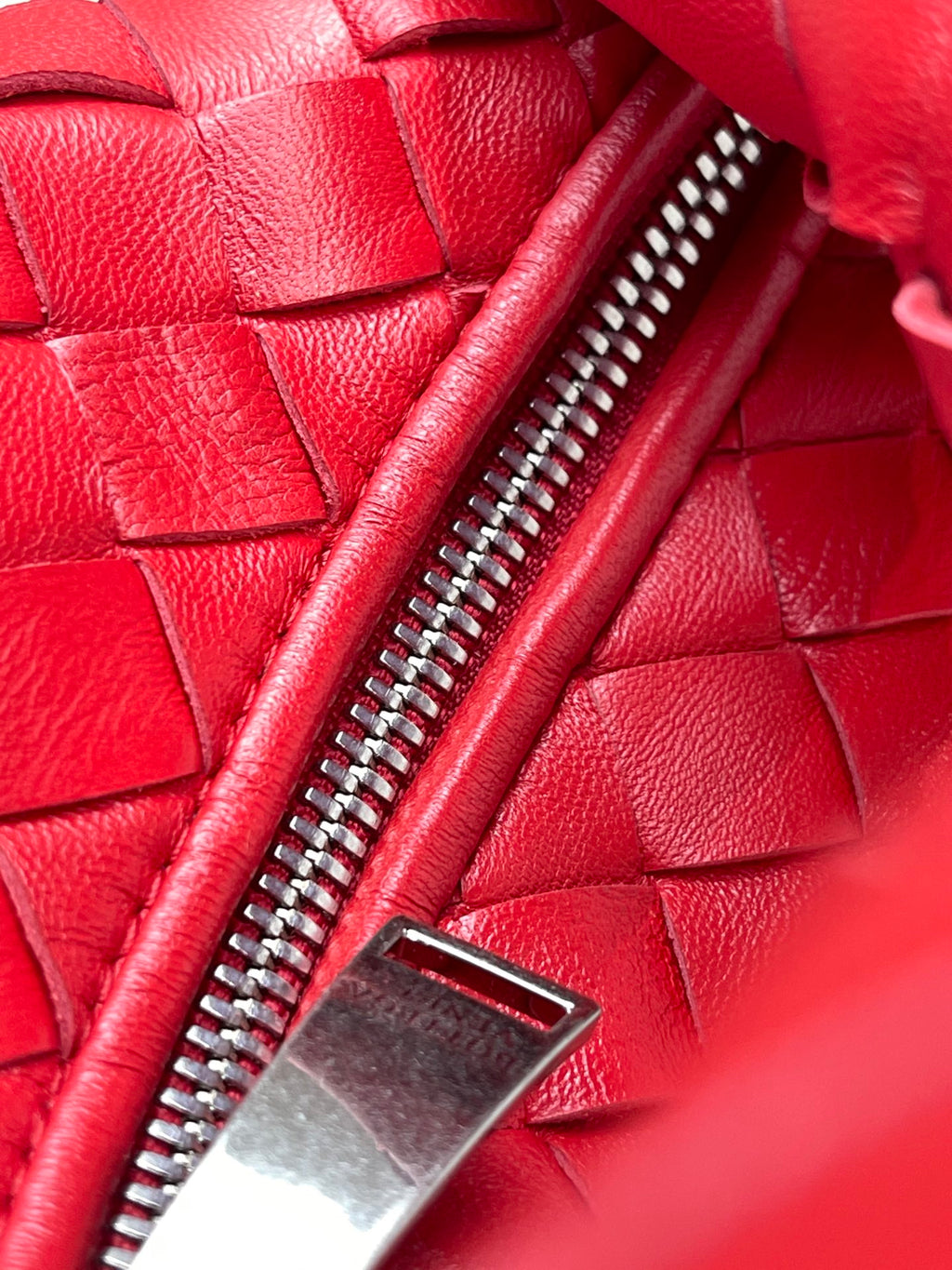 BOTTEGA VENETA MINI JODIE 27 IN RED LAMBSKIN