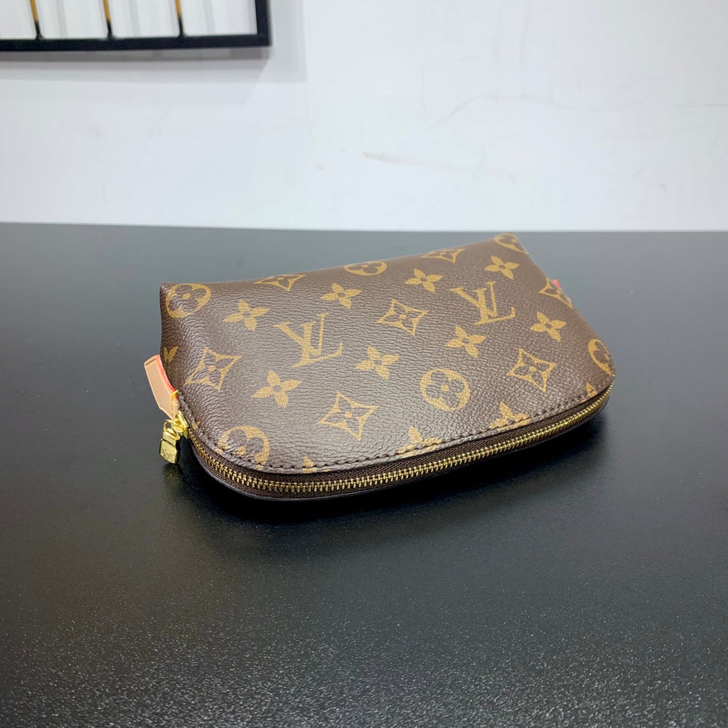 LOUIS VUITTON POCHETTE COSMÉTIQUE PM 19 IN BROWN MONOGRAM CANVAS