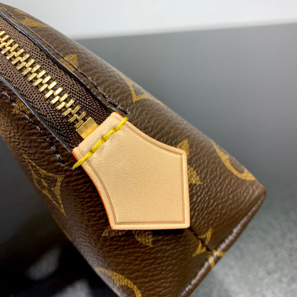 LOUIS VUITTON POCHETTE COSMÉTIQUE PM 19 IN BROWN MONOGRAM CANVAS