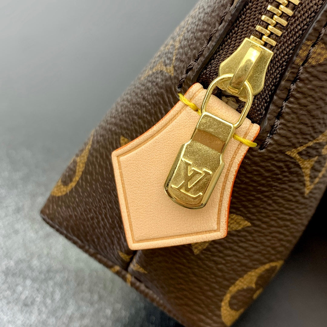 LOUIS VUITTON POCHETTE COSMÉTIQUE PM 19 IN BROWN MONOGRAM CANVAS