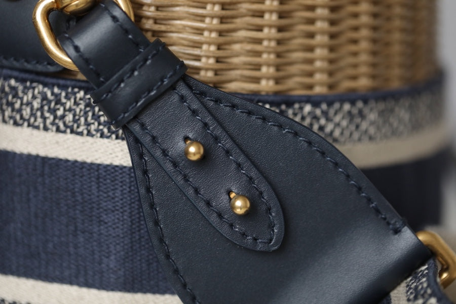DIOR BUCKET BAG 19 IN BLACK OBLIQUE JACQUARD AND BEIGE WICKER
