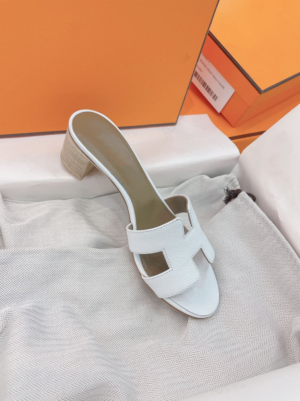 HERMES 0asis Sandal Epsom Calfskin White