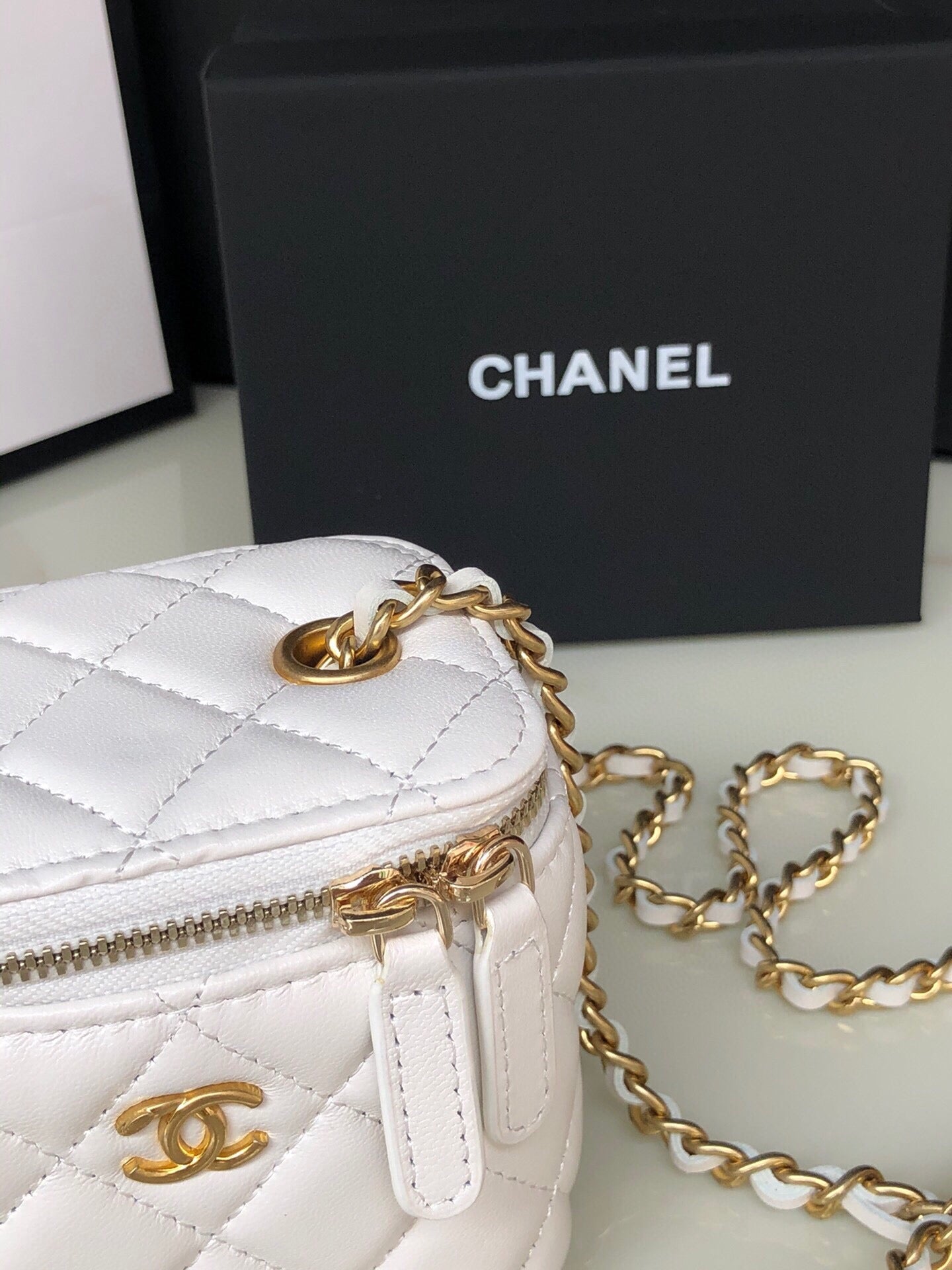 CHANEL MINI 11 VANITY CHAIN IN WHITE CALFSKIN GOLD HARDWARE