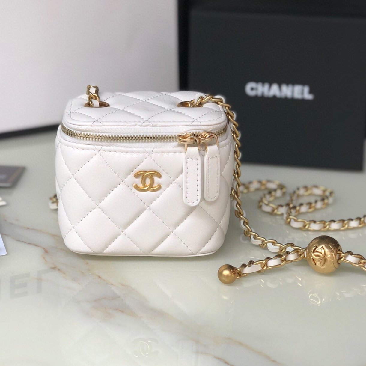 CHANEL MINI 11 VANITY CHAIN IN WHITE CALFSKIN GOLD HARDWARE