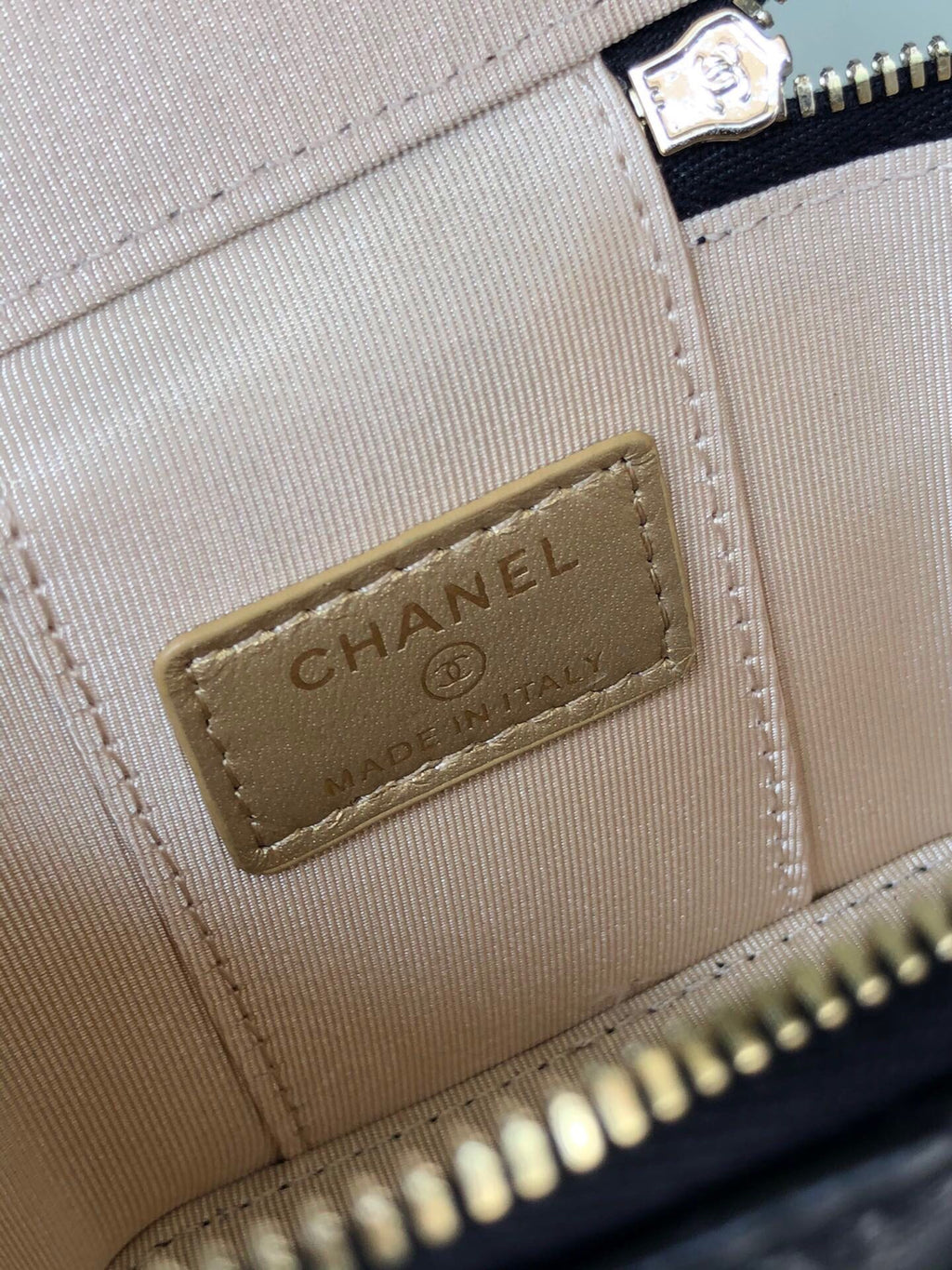 CHANEL MINI 11 VANITY CHAIN IN BLACK CALFSKIN GOLD HARDWARE