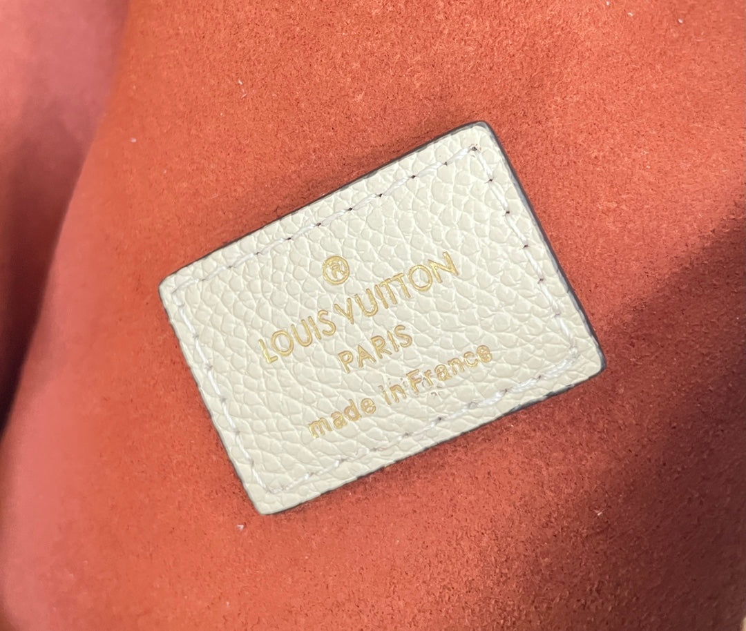 LOUIS VUITTON LV BUMBAG WAIST BAG 37 IN CREAM GRAINED CALFSKIN