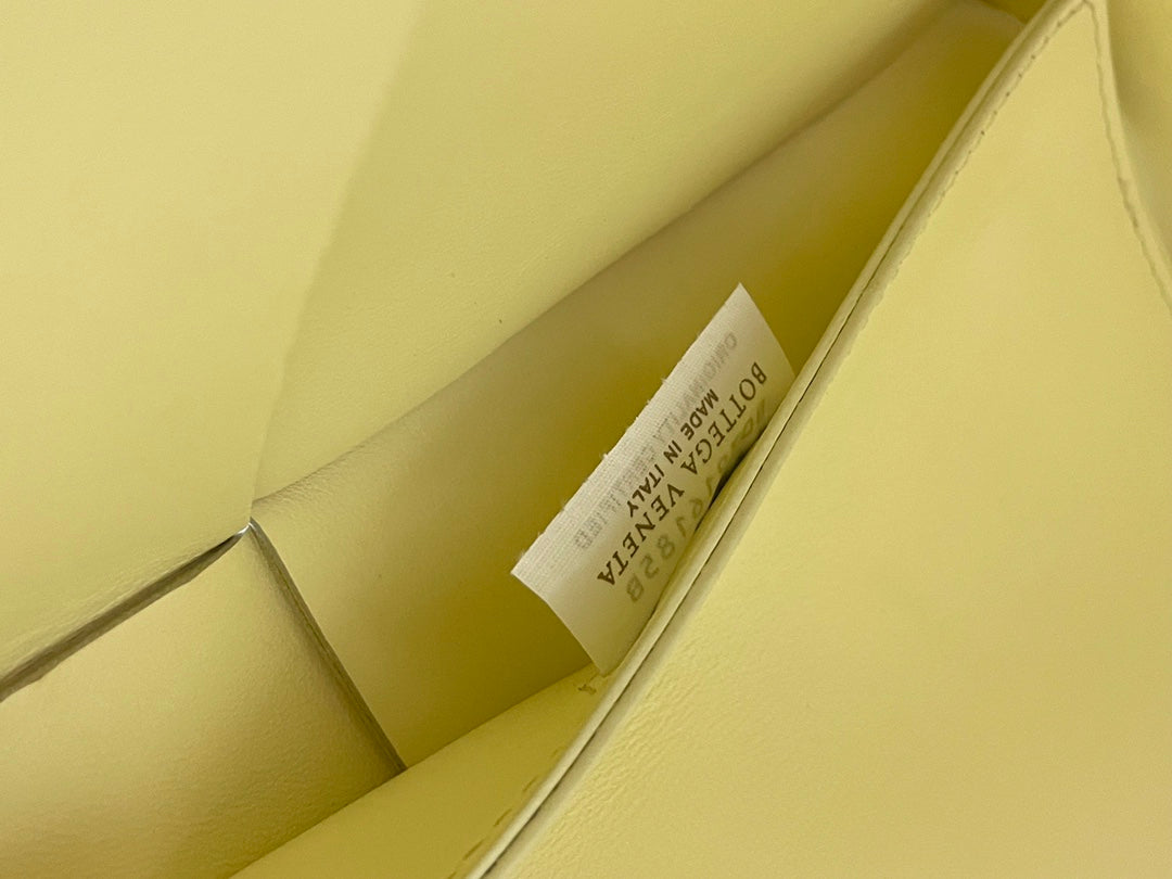 BOTTEGA VENETA SMALL ARCO TOTE 30 IN LIGHT YELLOW LAMBSKIN