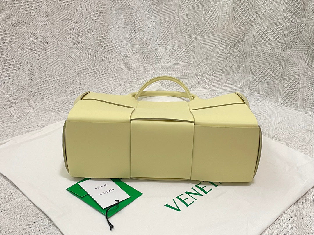 BOTTEGA VENETA SMALL ARCO TOTE 30 IN LIGHT YELLOW LAMBSKIN
