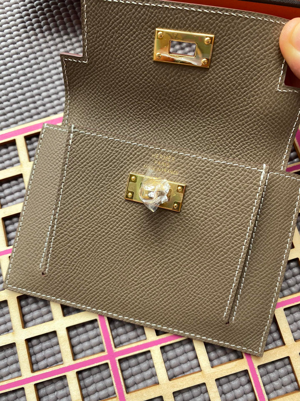 HERMES Kelly Pocket 13.5 Brown Epsom Ghw