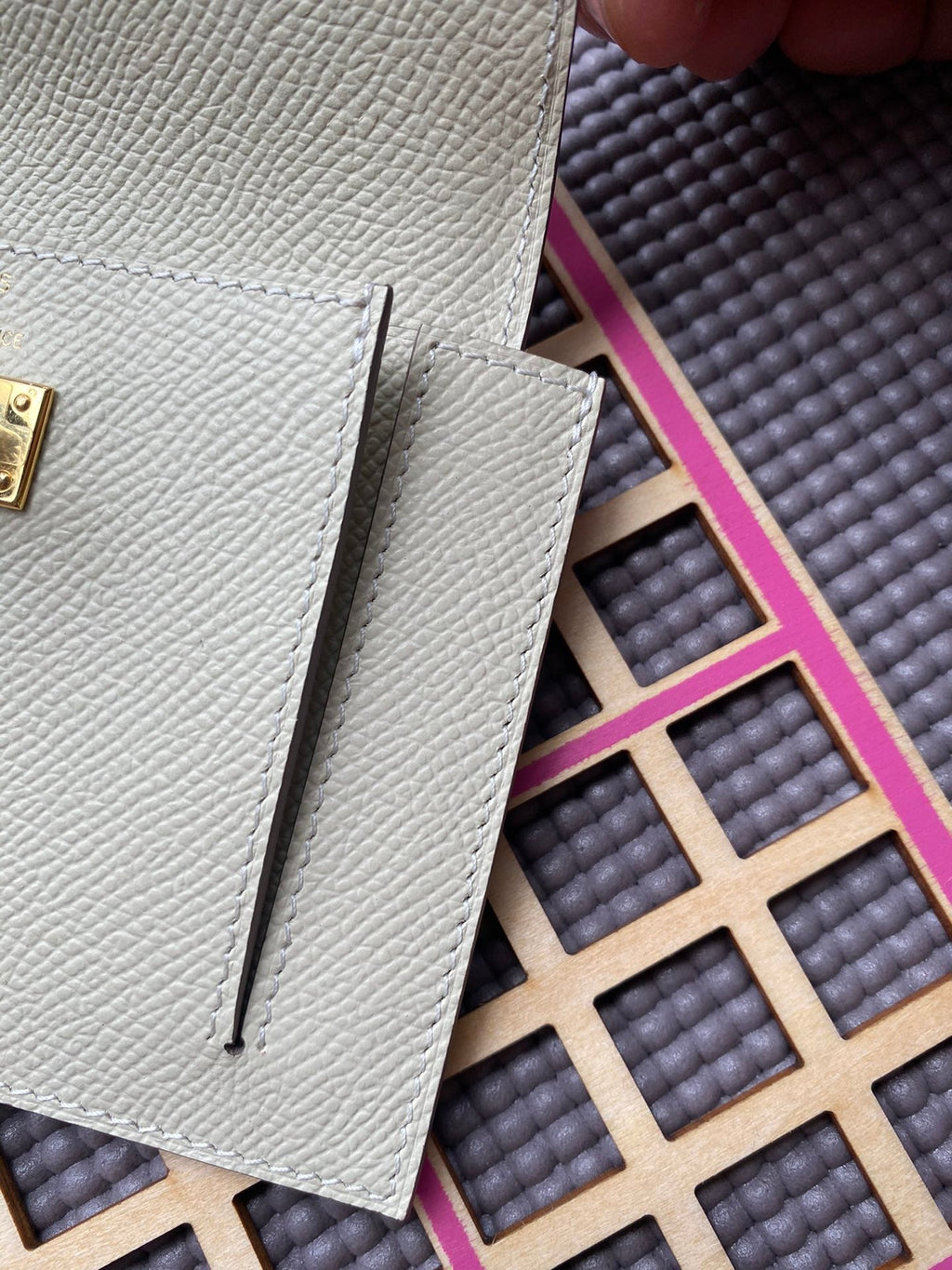 HERMES Kelly Pocket 13.5 White Epsom Ghw