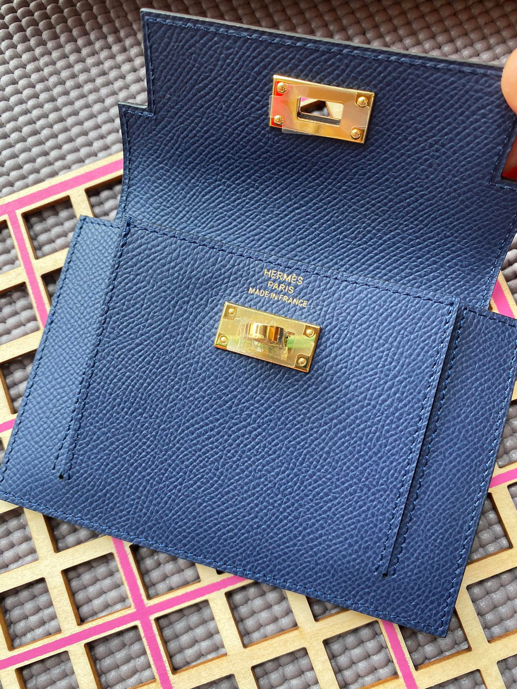 HERMES Kelly Pocket 13.5 Blue Epsom Ghw