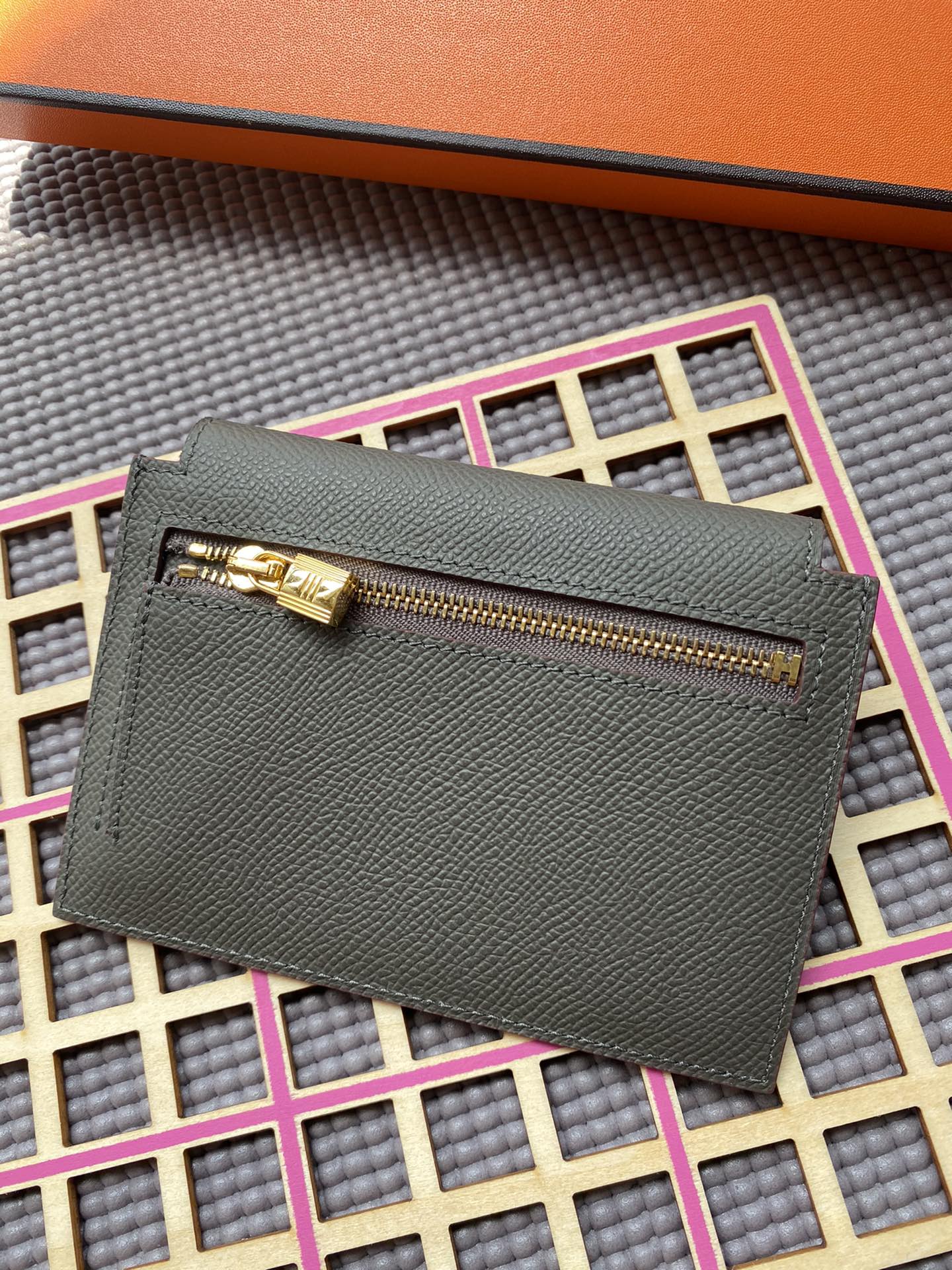 HERMES Kelly Pocket 13.5 Dark Grey Epsom Ghw