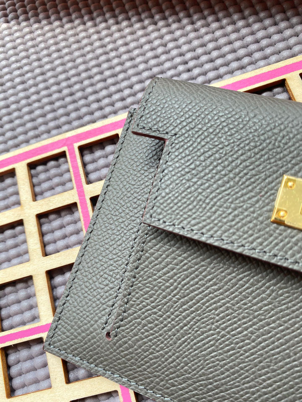 HERMES Kelly Pocket 13.5 Dark Grey Epsom Ghw
