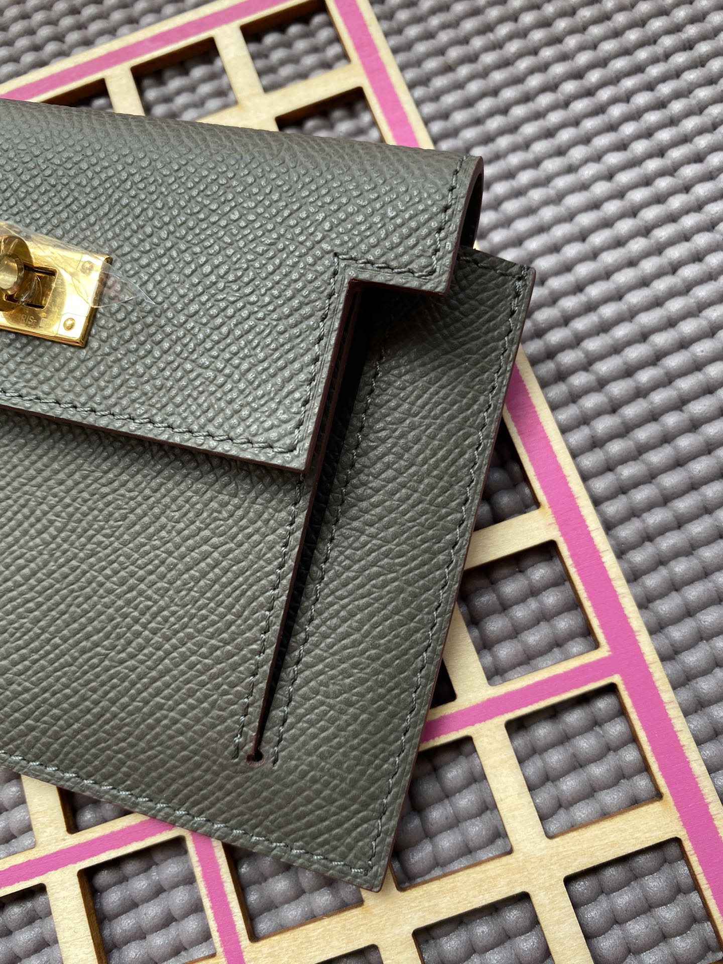 HERMES Kelly Pocket 13.5 Dark Grey Epsom Ghw