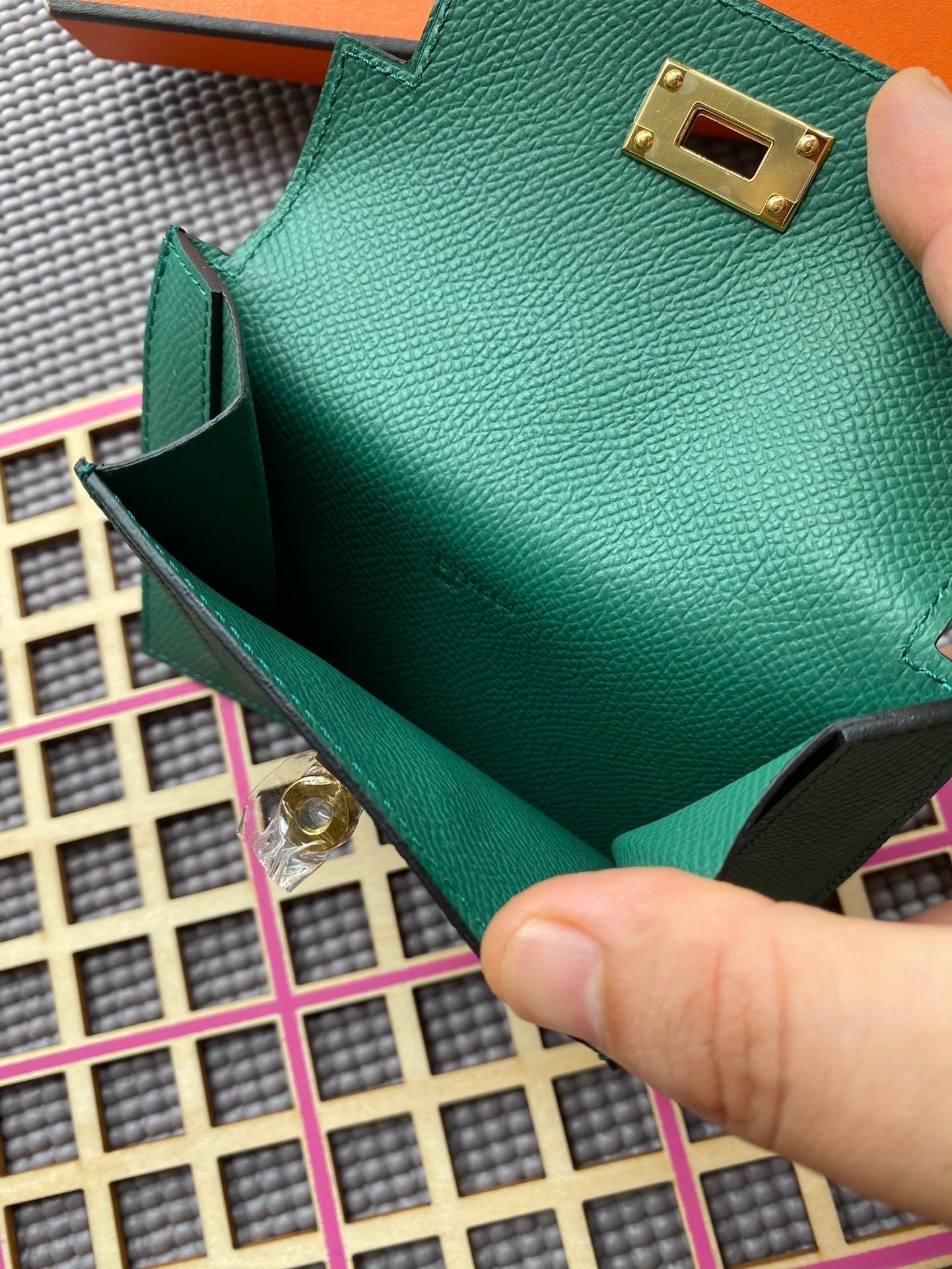 HERMES Kelly Pocket 13.5 Dark Green Epsom Ghw