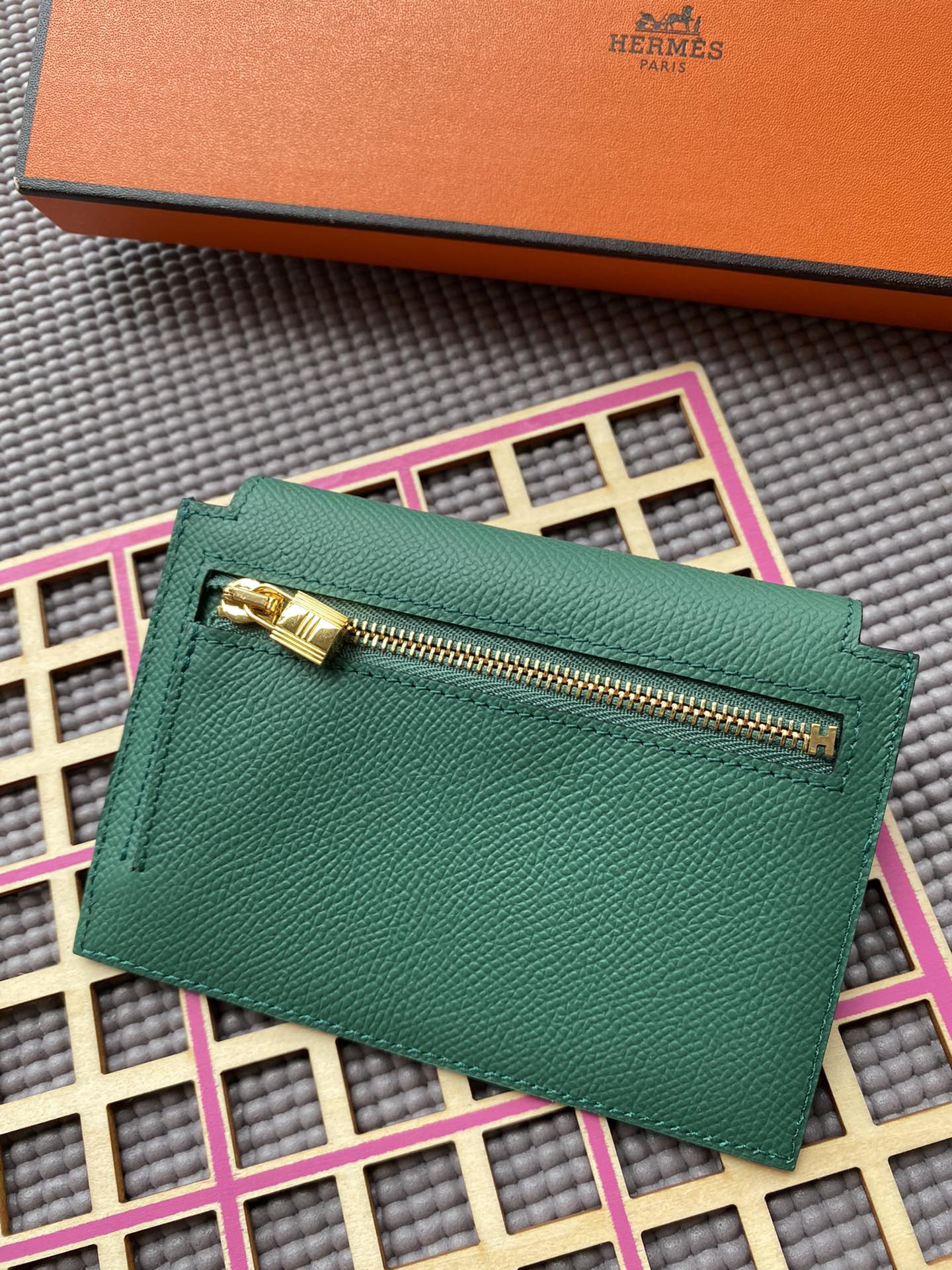 HERMES Kelly Pocket 13.5 Dark Green Epsom Ghw