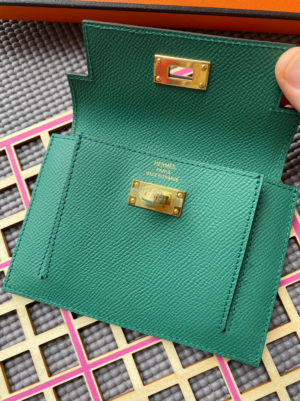 HERMES Kelly Pocket 13.5 Dark Green Epsom Ghw