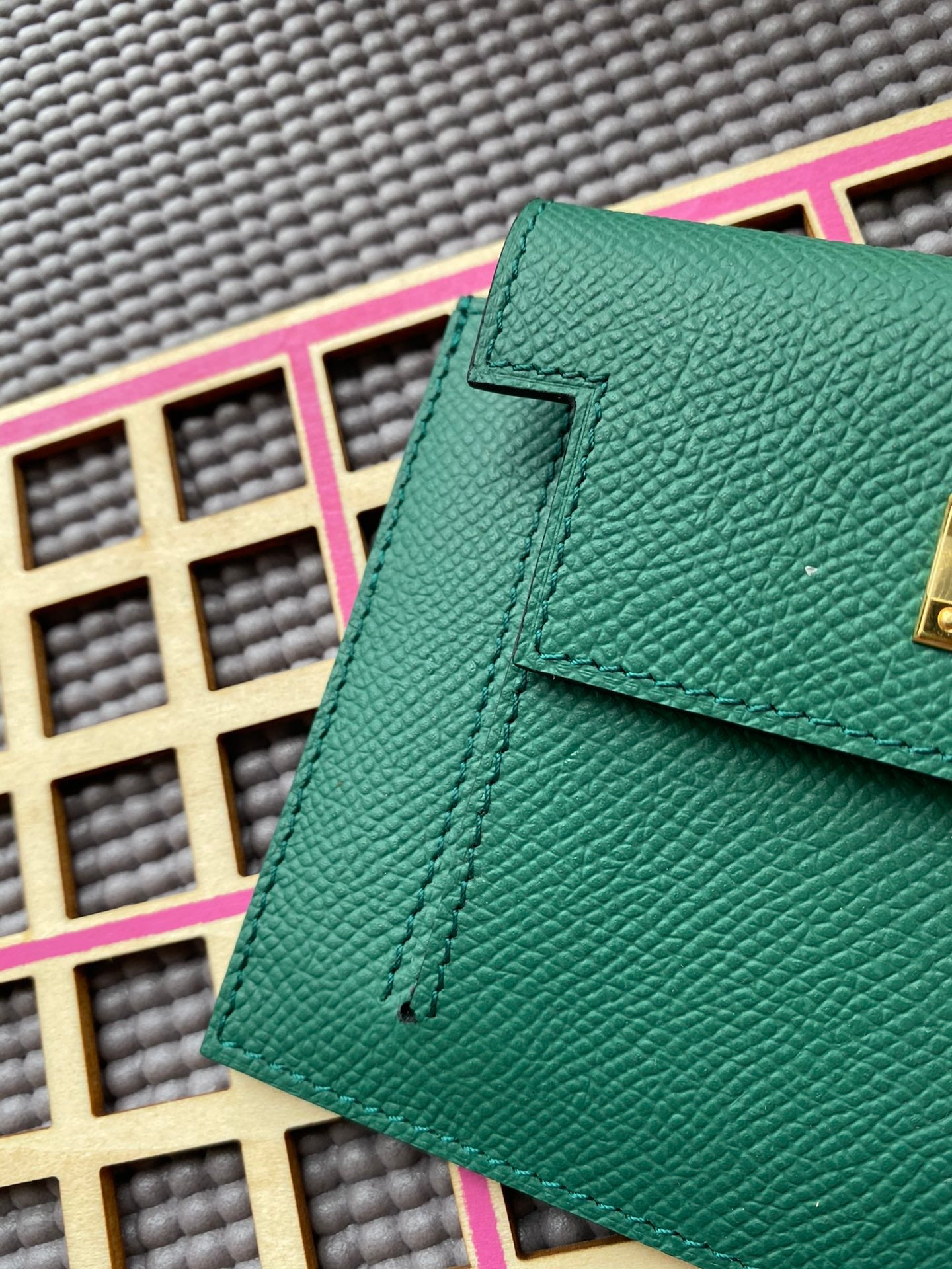 HERMES Kelly Pocket 13.5 Dark Green Epsom Ghw