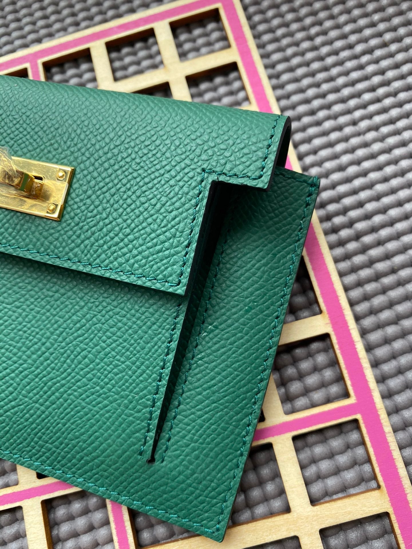HERMES Kelly Pocket 13.5 Dark Green Epsom Ghw