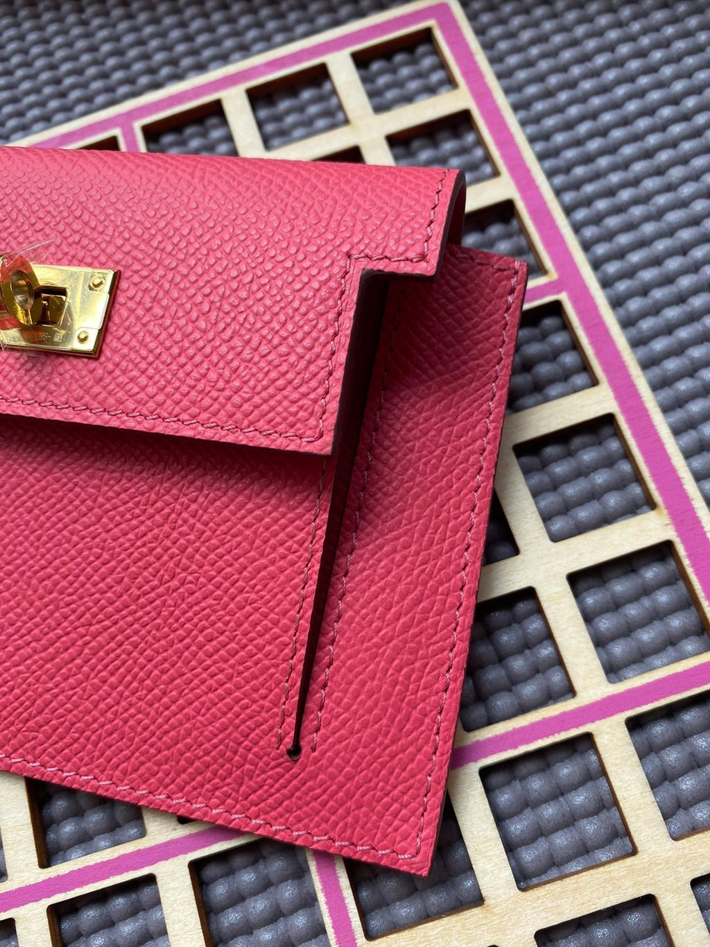 HERMES Kelly Pocket 13.5 Dark Pink Epsom Ghw