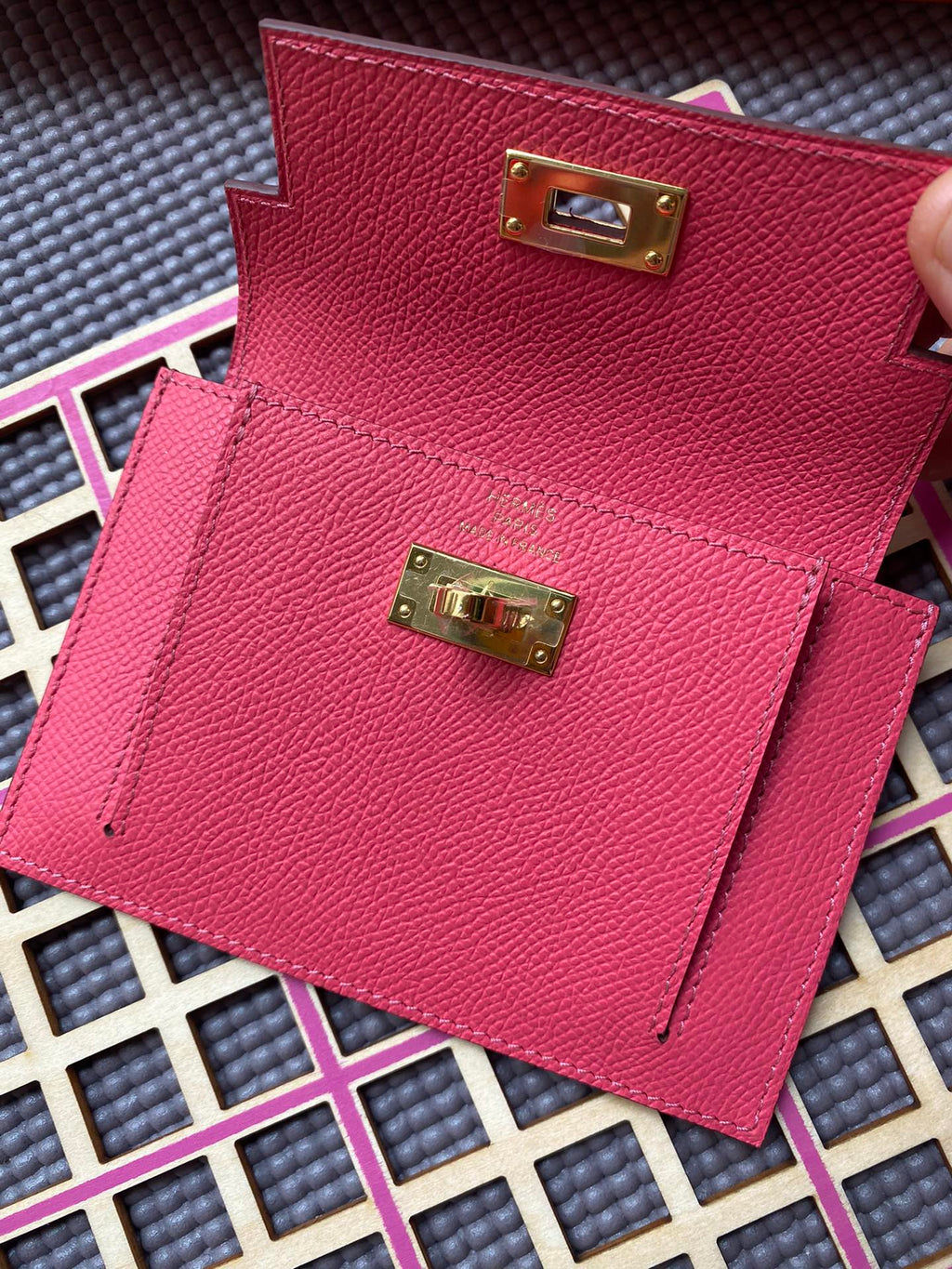 HERMES Kelly Pocket 13.5 Dark Pink Epsom Ghw