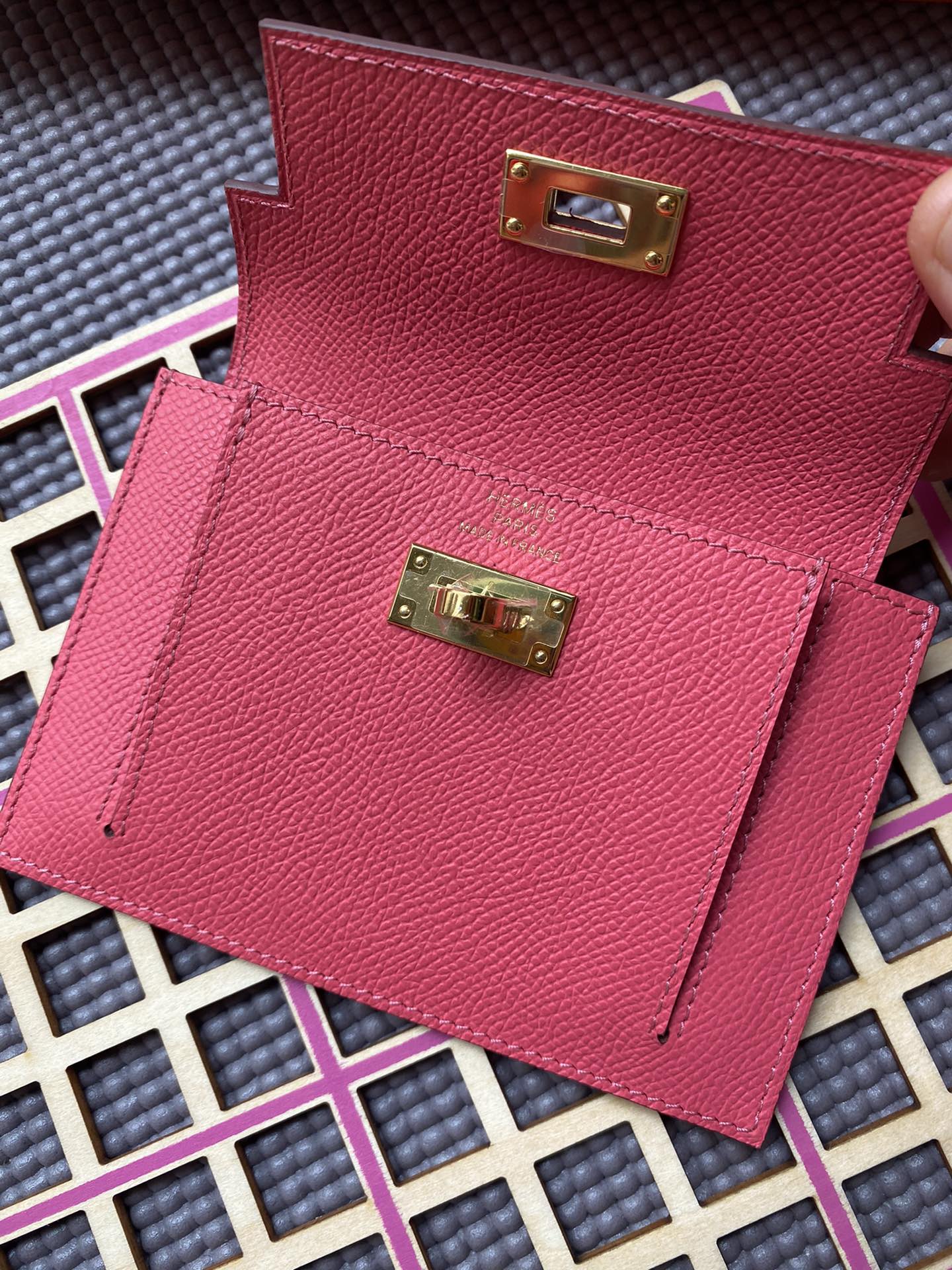 HERMES Kelly Pocket 13.5 Dark Pink Epsom Ghw