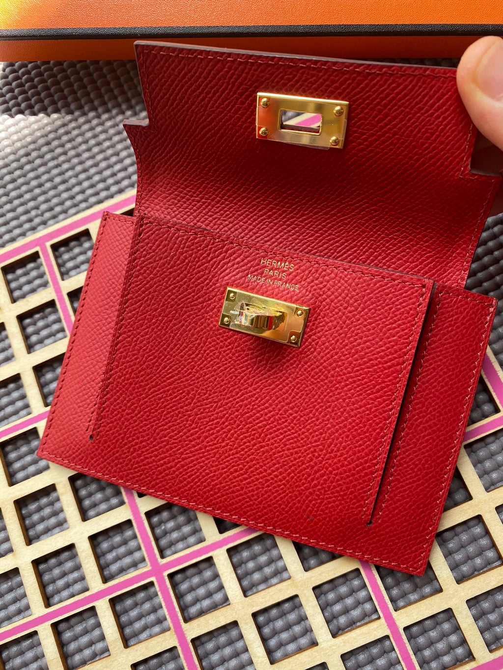 HERMES Kelly Pocket 13.5 Red Epsom Ghw