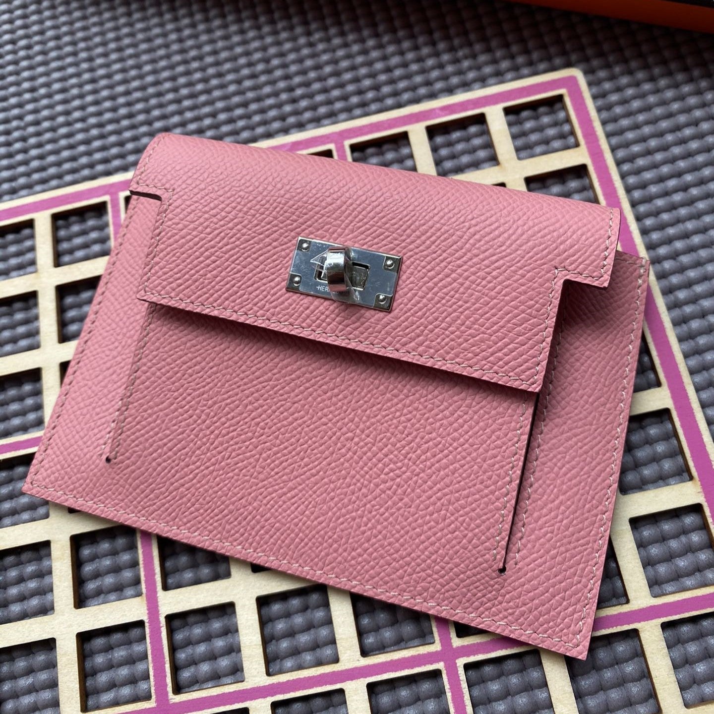 HERMES Kelly Pocket 13.5 Pink Epsom Shw