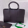 BOTTEGA VENETA SMALL ARCO TOTE 30 IN MORTAR PURPLE LAMBSKIN