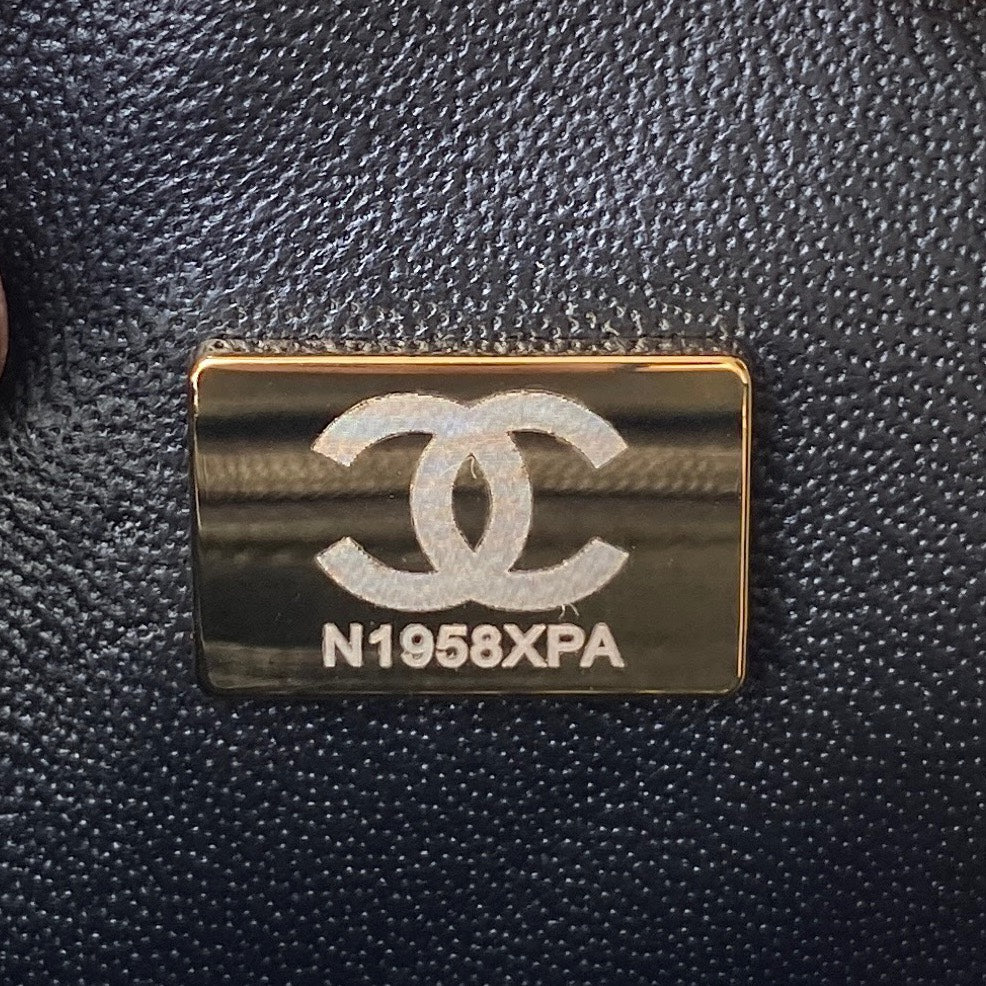 CHANEL FLAP BAG 20 IN BLACK CALFSKIN GOLD CHAIN