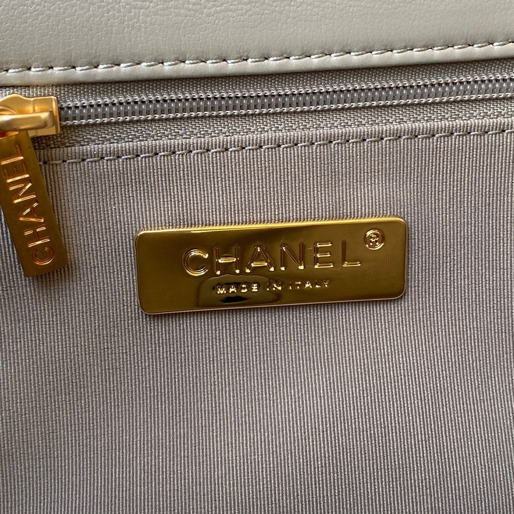 CHANEL MEDIUM 26 FLAP BAG IN LIGHT GREY LAMBSKIN