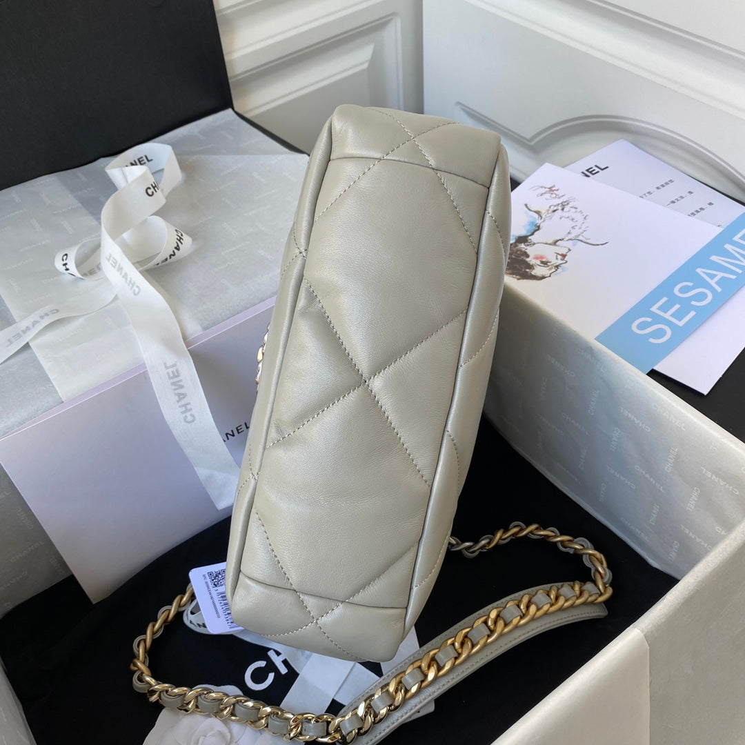 CHANEL MEDIUM 26 FLAP BAG IN LIGHT GREY LAMBSKIN