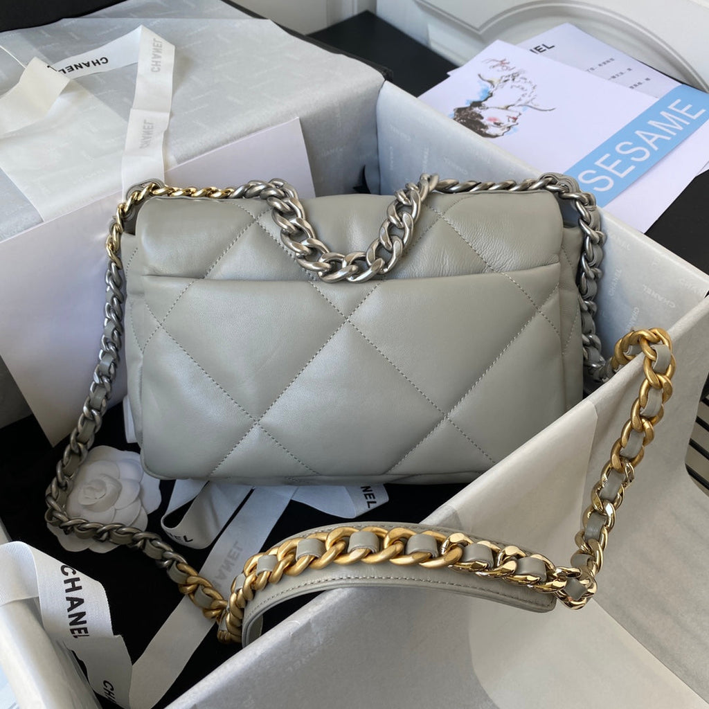 CHANEL MEDIUM 26 FLAP BAG IN LIGHT GREY LAMBSKIN