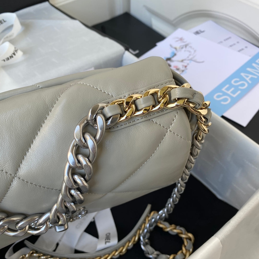 CHANEL MEDIUM 26 FLAP BAG IN LIGHT GREY LAMBSKIN