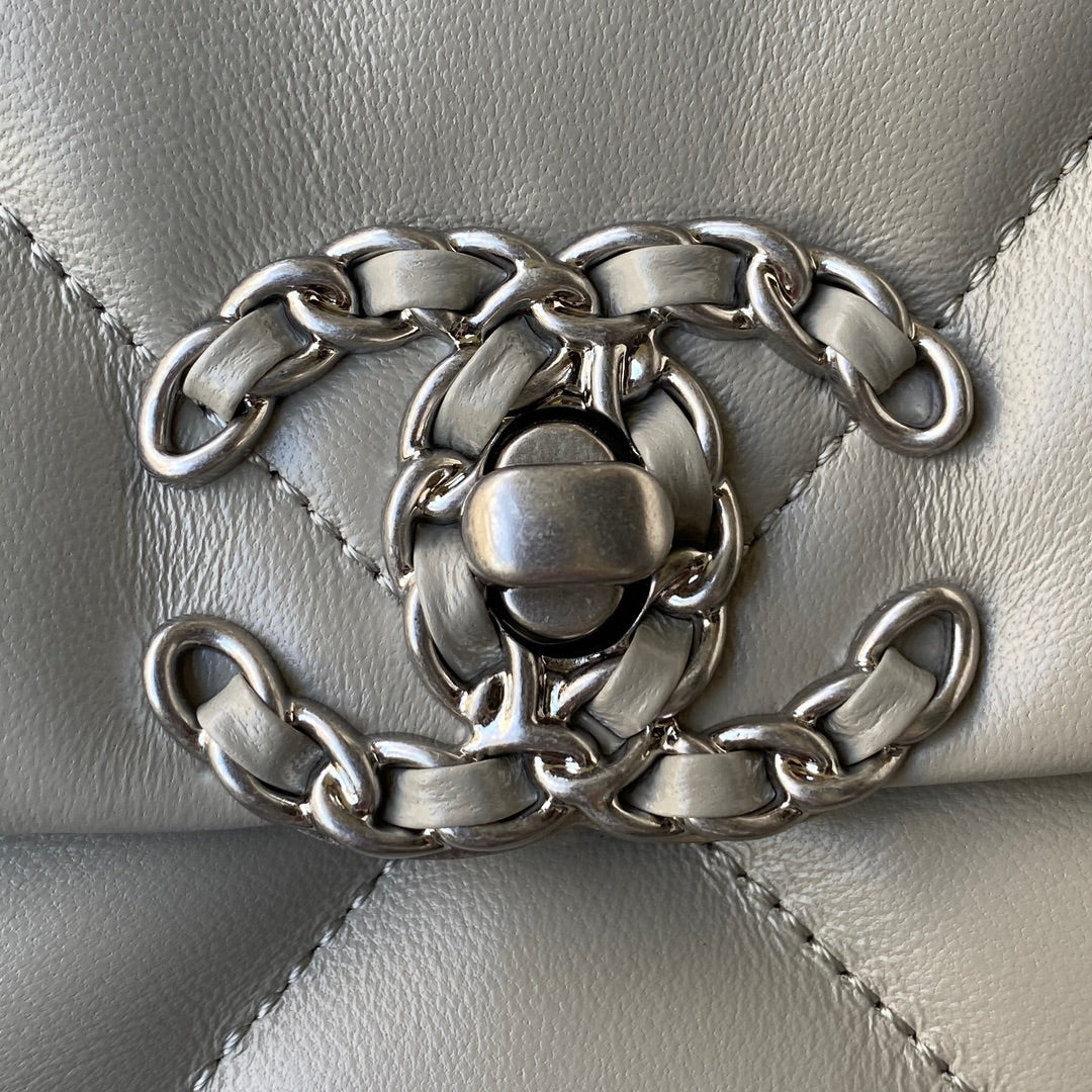 CHANEL MEDIUM 26 FLAP BAG IN LIGHT GREY LAMBSKIN