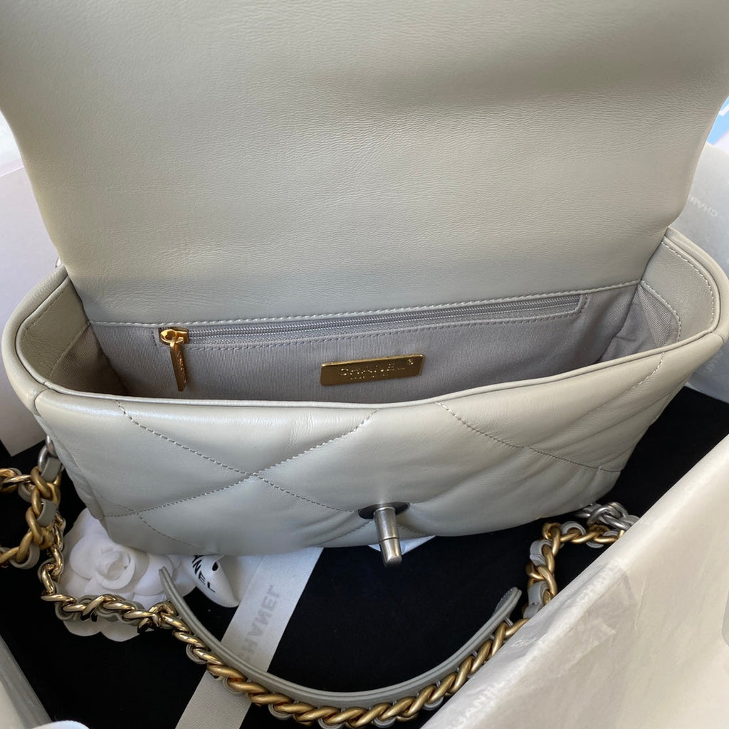 CHANEL MEDIUM 26 FLAP BAG IN LIGHT GREY LAMBSKIN