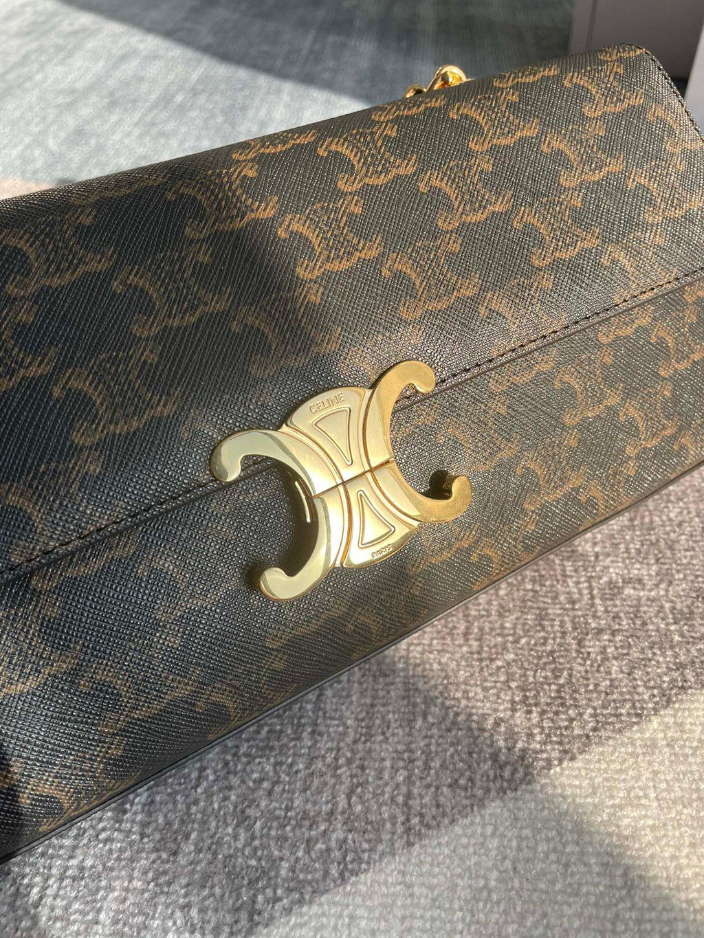 CELINE CHAIN SHOULDER BAG CLAUDE 33 IN BLACK TRIOMPHE CANVAS GOLD HARDWARE