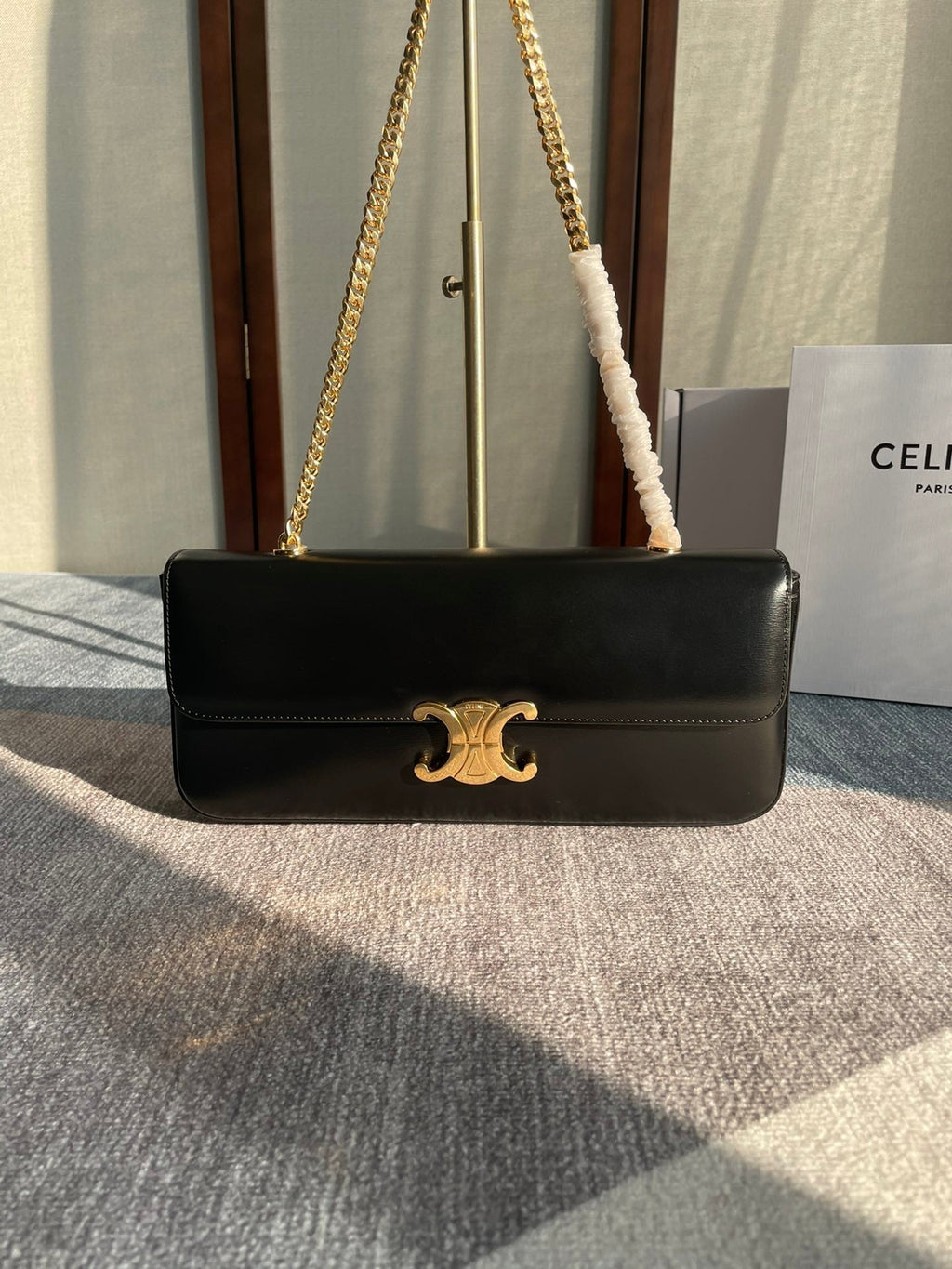 CELINE CHAIN SHOULDER BAG CLAUDE 33 IN BLACK CALFSKIN GOLD HARDWARE