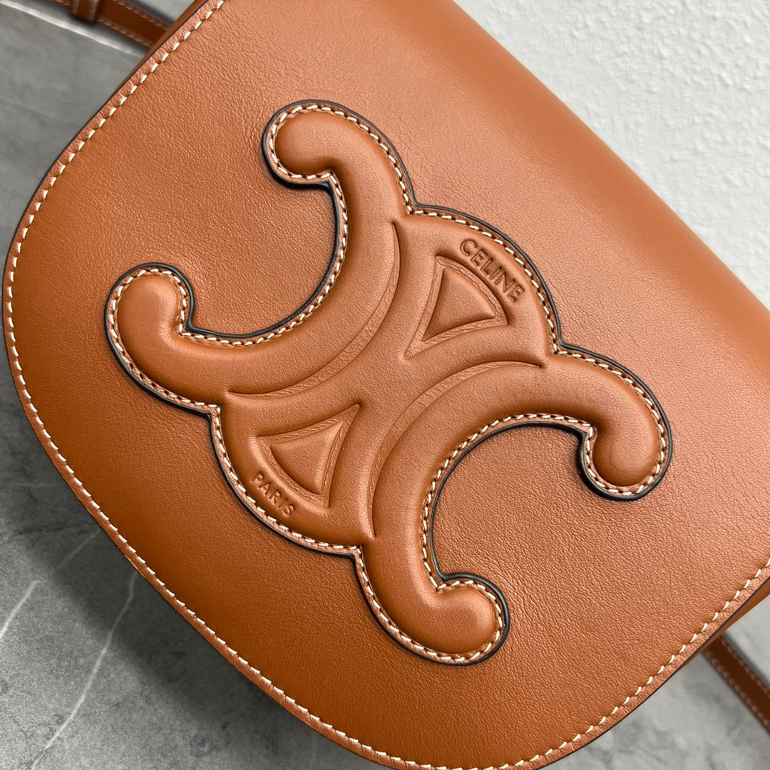 CELINE FOLCO CUIR TRIOMPHE 18 IN RED BROWN CALFSKIN