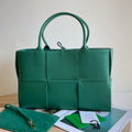 BOTTEGA VENETA ARCO TOTE 36 IN KAITOKE GREEN CALFSKIN