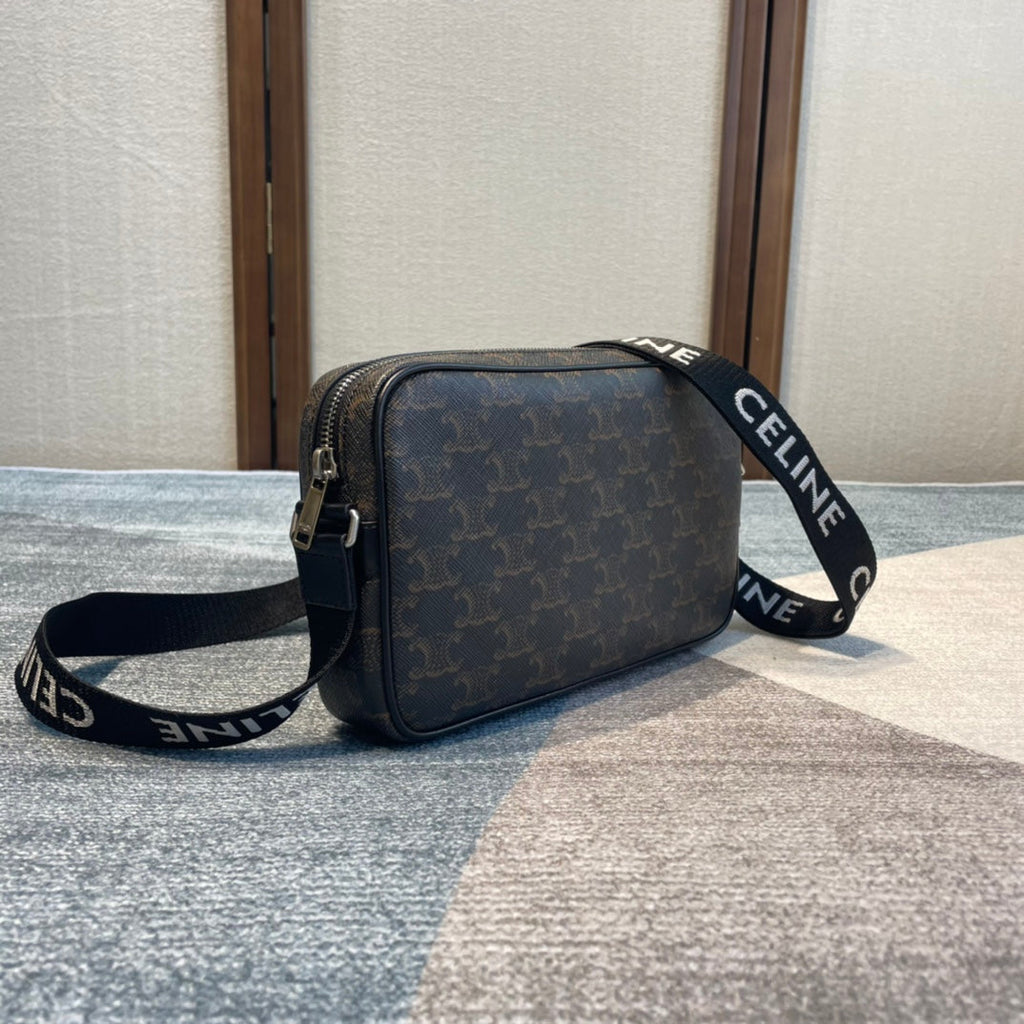 CELINE MEDIUM MESSENGER BAG 23 IN BLACK TRIOMPHE CANVAS