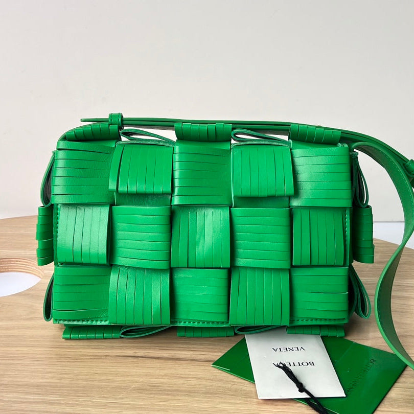 BOTTEGA VENETA SMALL CASSETTE 23 IN GREEN FRINGED CALFSKIN