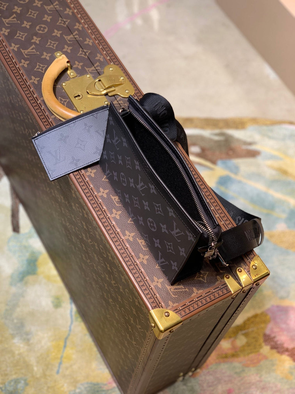 LOUIS VUITTON ANPHA WEARABLE WALLET 18 IN BLACK MONOGRAM ECLIPSE REVERSE CALFSKIN