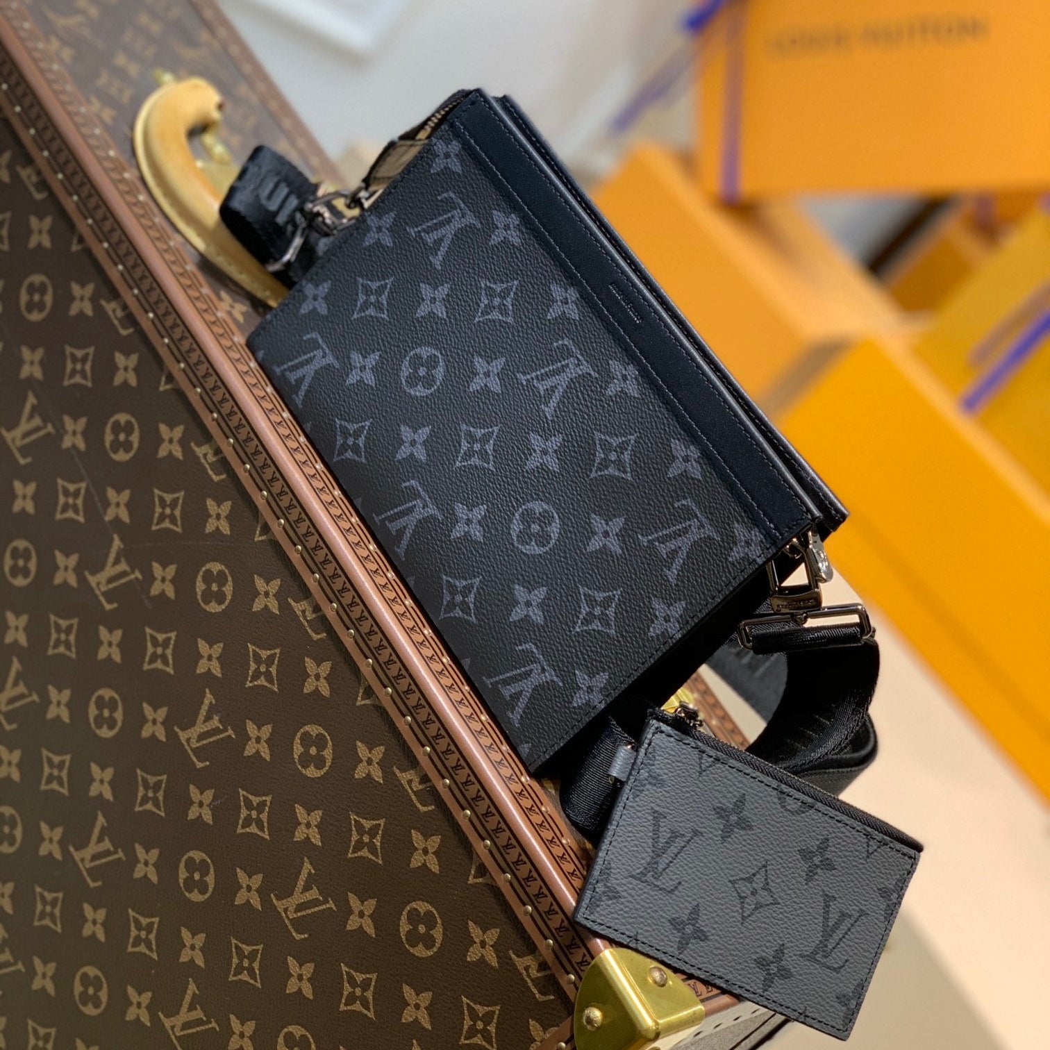 LOUIS VUITTON ANPHA WEARABLE WALLET 18 IN BLACK MONOGRAM ECLIPSE REVERSE CALFSKIN